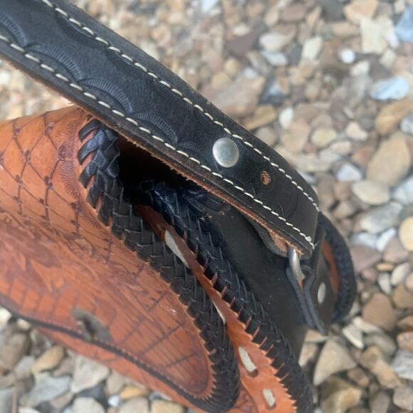 Vintage hand tooled leather turn lock purse - Picture 5 of 13